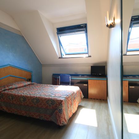 Hotel Lido Милано Екстериор снимка