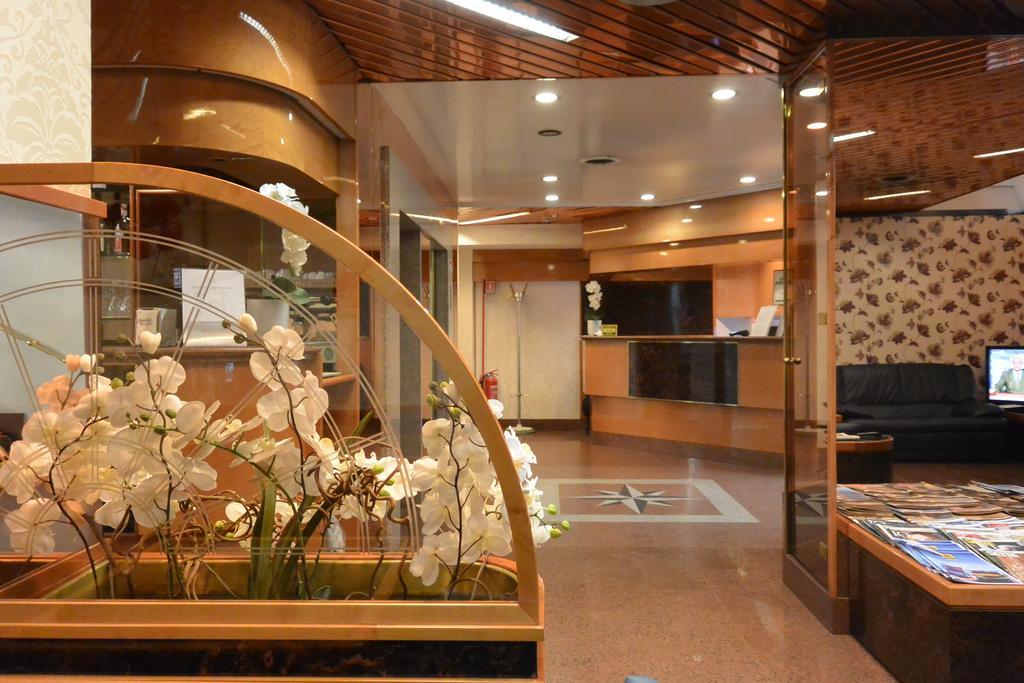 Hotel Lido Милано Екстериор снимка