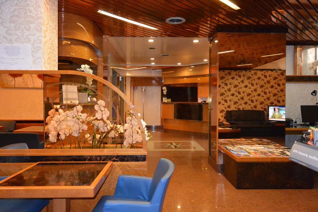 Hotel Lido Милано Екстериор снимка